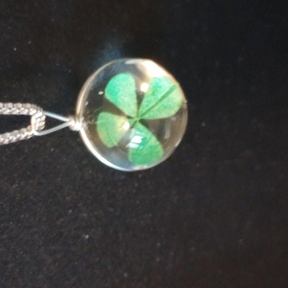 4-LEAF CLOVER, REAL, ENCASED INSIDE LUCITE SPHERE w/ 24" x 2mm 925 -SS BOX CHAIN